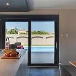 In Near Fa Ana Beaches Villa *