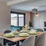 Villa In Near Fa Ana Beaches *