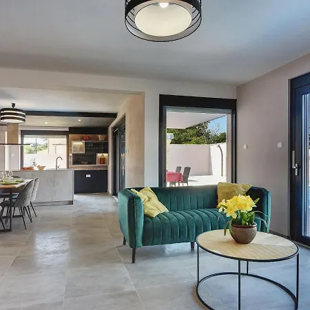Luxury With Private Pool, Terrace And Bbq Villa *