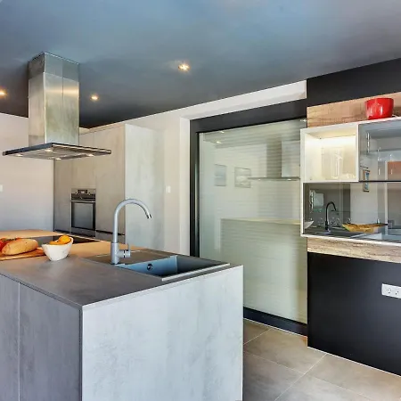 Luxury With Private Pool, Terrace And Bbq Villa *